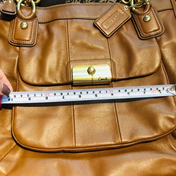 VINTAGE COACH HANDBAG - Picture 2 of 16